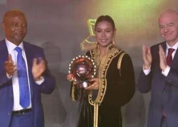 غزلان الشباك تتوَّج أفضل لاعبة في إفريقيا خلال حفل الكاف بالرباط