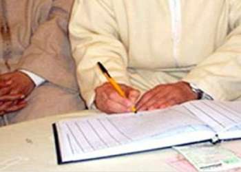 قانون جديد يعيد هيكلة مهنة العدول ويُلزم بالمباراة والمكاتب القارة ويقنن شهادة اللفيف