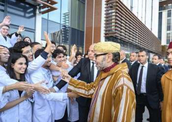 جلالة الملك محمد السادس يدشن المركب الاستشفائي الجامعي الدولي بالرباط ويعطي انطلاقة افتتاح مركز أكادير الطبي