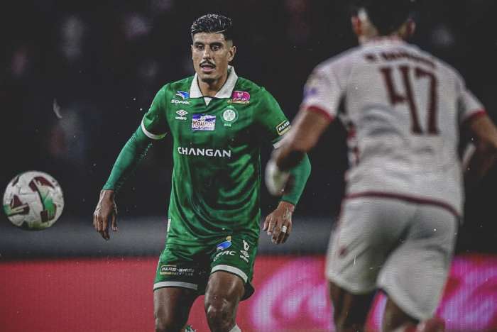 الرجاء الرياضي يحقق فوزاً ثميناً على الكوكب المراكشي بهدف قاتل في الوقت بدل الضائع
