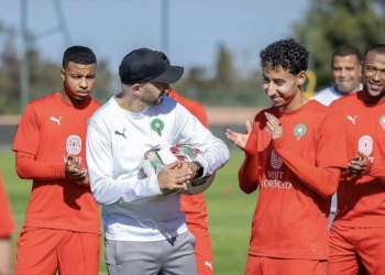 الركراكي يختبر اللاعبين في معسكر سلا تمهيداً لكأس إفريقيا للأمم 2025