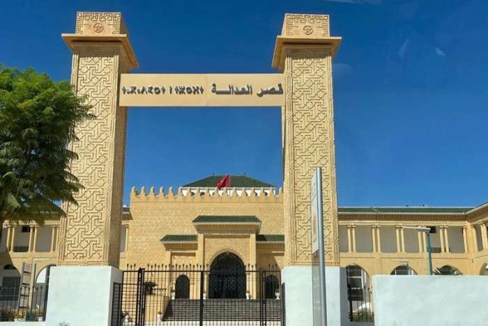 19 متهماً أمام العدالة بفاس في قضية اختلاس أموال عمومية وتزوير