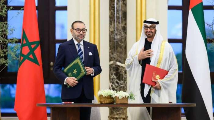 محمد بن زايد يهنئ الملك محمد السادس والشعب المغربي بتتويج كأس العرب 