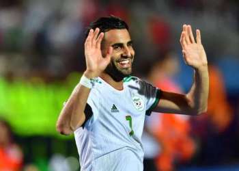 رياض محرز يشيد بالأجواء الإيجابية للمنتخب الجزائري في المغرب قبل انطلاق “الكان 2025”