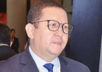 أن نعيش… يعني أن نقاتل بالمحبة، لا بالحقد ولا بالاحتقار.