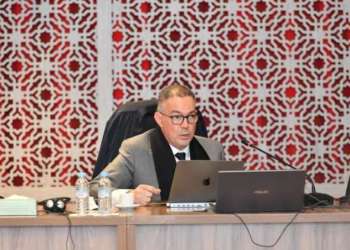 لقجع يجتمع بالسفراء الأفارقة لبحث ترتيبات “كان 2025” بمركب محمد السادس