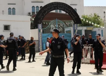 الجزائر تفرج عن 25 مغربياً… وملف المئات العالقين يعود إلى الواجهة