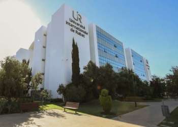 الجامعة الدولية بالرباط تحتضن المرحلة الثانية من “University Hackathon Tour 2025” لبنك القرض العقاري والسياحي