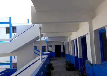 طنجة… حلوى غامضة تُقلق الأسر وتستنفر محيط المدارس