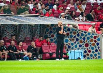 الركراكي يغامر بإقحام إكمان ويؤكد تحمله المسؤولية