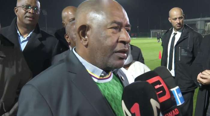 رئيس جزر القمر يشدّ أزر لاعبيه من الرباط قبل موقعة الافتتاح أمام أسود الأطلس 