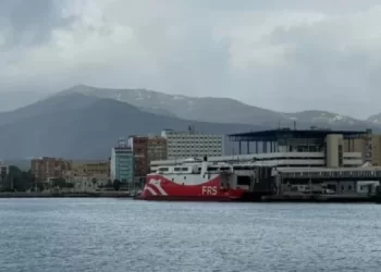 سوء الأحوال الجوية يوقف الرحلات البحرية بين طريفة وطنجة