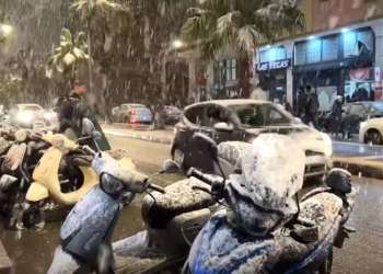 ثلوج وجدة… عودة الزائر الأبيض تُنعش المدينة وتوقظ آمال الشرق