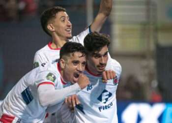 أولمبيك آسفي يعود بتعادل من الجزائر ويعبر إلى ربع نهائي كأس الكونفدرالية