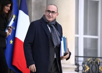 باريس تُجمّد زيارة نونيز إلى الجزائر وتربطها بملفات الهجرة والصحافي المعتقل