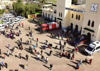 العرائش توسّع نطاق العودة بالقصر الكبير… واستثناء أحياء محددة إلى حين استكمال التدابير