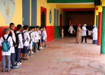 جدل التوقيت الصيفي يعود للواجهة.. مطالب بتأخير الدخول المدرسي صباحاً