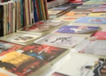 السلطات الجزائرية تمنع عرض كتاب وتغلق مكتبة