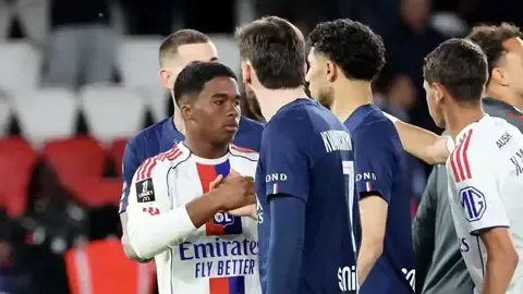 حكيمي يهاجم تصرف إندريك بعد سقوط باريس.. ويدعوه للتركيز على اللعب 