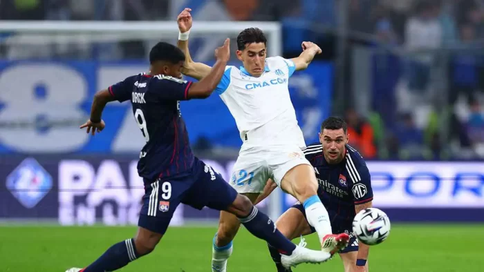 نايف أكرد أمام سباق الزمن.. الشكوك تحاصر حضوره في مونديال 2026 