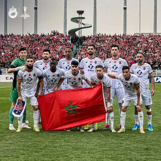 لاعب جزائري يظهر بقميص دون شعار المملكة في مواجهة اتحاد العاصمة وأولمبيك آسفي 