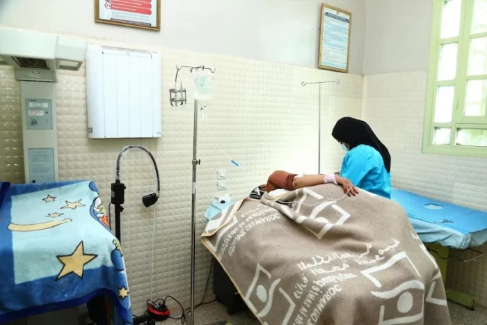 تحذيرات من صحة بسرعتين في المغرب بسبب هيمنة القطاع الخاص 