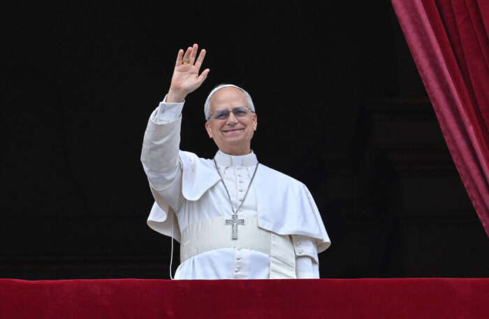 توتر غير مسبوق: دونالد ترامب يهاجم بابا الفاتيكان تزامناً مع زيارة السلام إلى الجزائر 