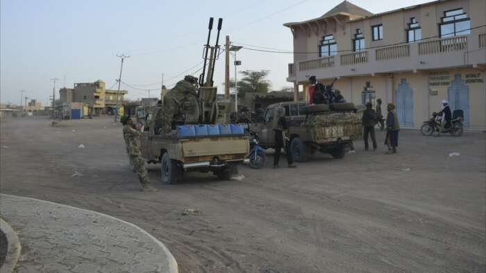 لوموند: الجزائر تعود إلى الساحل عبر بوابة إجلاء مقاتلين روس من مالي 