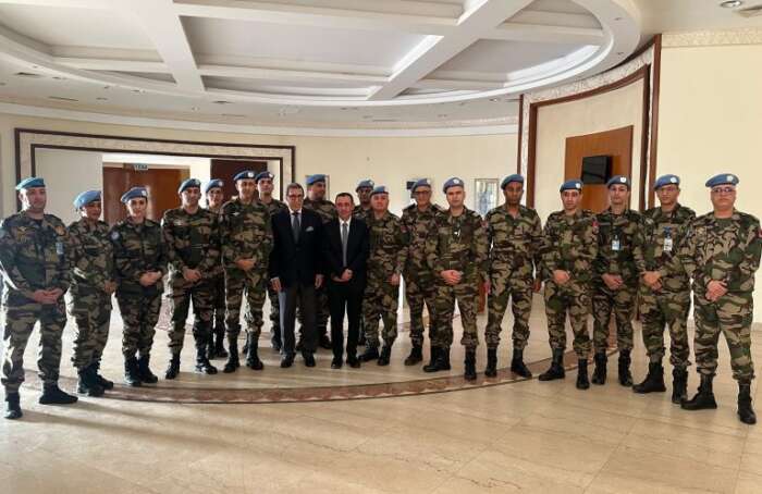 ضباط التجريدة المغربية في بانغي يكلفون هلال بنقل أسمى عبارات الولاء والفخر والإخلاص إلى جلالة الملك 