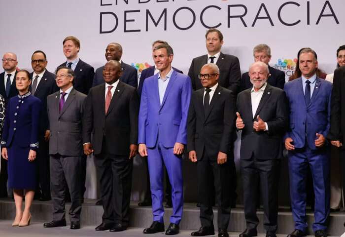 برشلونة وميلانو على خط المواجهة السياسية قمة لليسار في مواجهة صعود اليمين المتطرف 