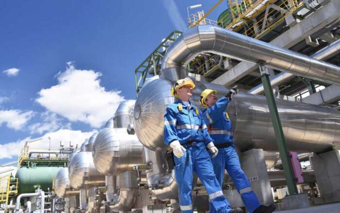 انسحاب الإمارات من أوبك+ .. تحوّل استراتيجي يعيد رسم موازين سوق الطاقة 