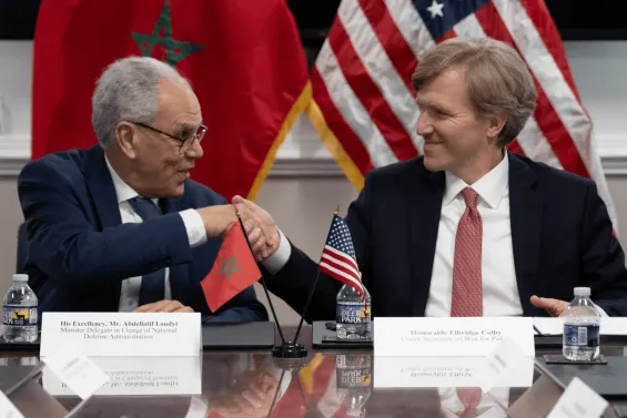 المغرب والولايات المتحدة الأمريكية يوقعان خارطة طريق للتعاون في مجال الدفاع 