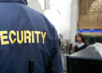 الحكومة تنصف حراس الأمن بتعديل مدونة الشغل وتقليص ساعات العمل