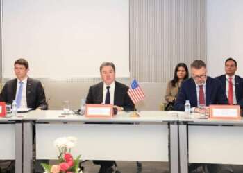 السفير الأمريكي يؤكد متانة الشراكة الاقتصادية بين المغرب وواشنطن عبر اتفاق التبادل الحر