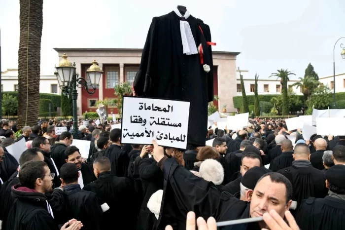 اتحاد المحامين العرب يدخل على خط أزمة قانون المحاماة بالمغرب ويعلن تضامنه مع الهيئات المهنية 