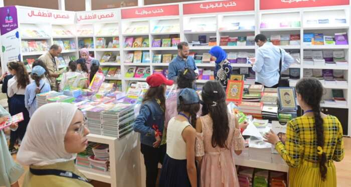 كتاب الطفل يستقطب الناشئة في معرض الرباط وسط تنامي الإقبال على القراءة