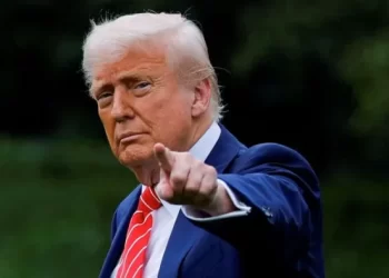 ترامب يدعو إلى وقف فوري لإطلاق النار بين إسرائيل وإيران وسط تصاعد المواجهة العسكرية