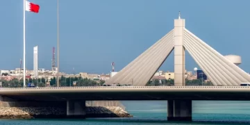 البحرين ترفع حالة التأهب بعد اعتراض صواريخ ومسيرات وتدعو السكان إلى الاحتماء
