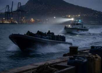 تنسيق مغربي إسباني يحبط تهريب 4,8 أطنان من الحشيش بمضيق جبل طارق