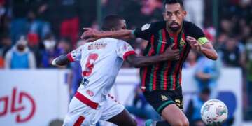 الجيش الملكي يحسم الكلاسيكو أمام الوداد وينفرد بالصدارة