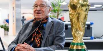 91 عاماً من الشغف.. أسطورة التعليق الأرجنتيني يواصل رحلته مع مونديال 2026