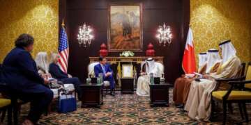 طهران ترد بقوة على البيان الأمريكي الخليجي وتهاجم الوجود العسكري لواشنطن