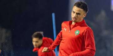 الطالبي يخطف إعجاب الصحافة الإنجليزية بعد ملحمته أمام هولندا