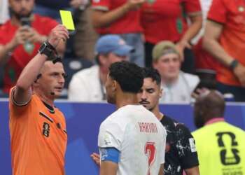 أربع بطاقات صفراء تثير الجدل في صفوف المنتخب المغربي أمام كندا