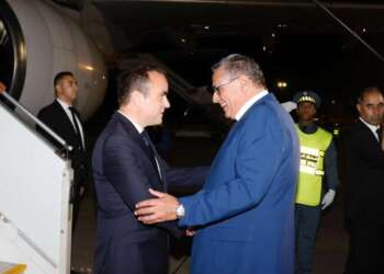 الوزير الأول الفرنسي يحل بالرباط للمشاركة في الاجتماع المغربي-الفرنسي رفيع المستوى