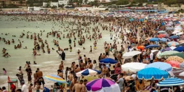 الأرصاد الجوية تحذر من موجة حر تصل إلى 45 درجة بعدد من مناطق المغرب