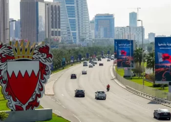 البحرين تعلن اعتراض هجمات جوية إيرانية وتؤكد جاهزية دفاعاتها
