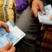 بنك المغرب: تداول “الكاش” يقفز إلى 491 مليار درهم في 2025 وسط دعوات لتسريع التحول نحو الأداء الرقمي