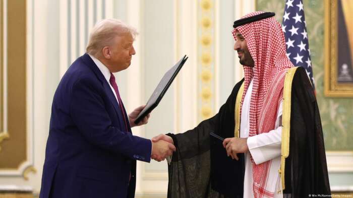 ترامب: الاتفاق النووي المدني مع السعودية مرهون بالتطبيع مع إسرائيل ولا يشمل تخصيب اليورانيوم