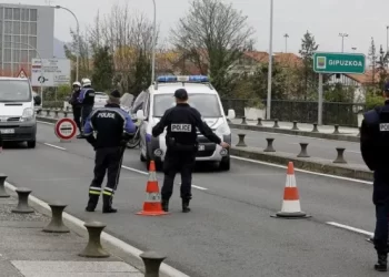بعد أحداث سبتة.. وزير الداخلية الفرنسي يعلن تشديد المراقبة على الحدود مع إسبانيا